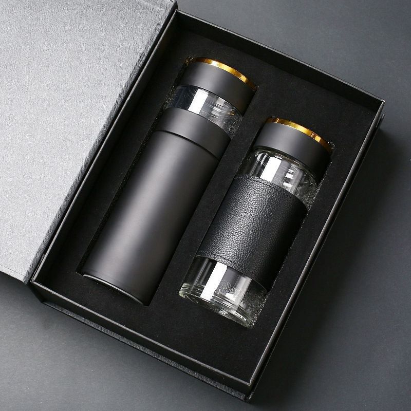 Tea and water separation insulated cup