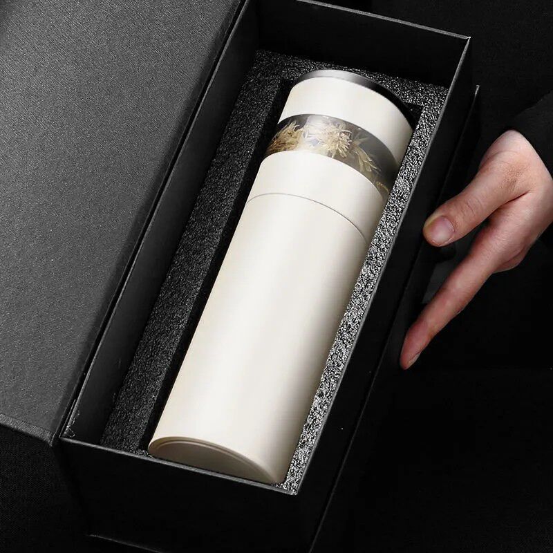 Tea and water separation insulated cup